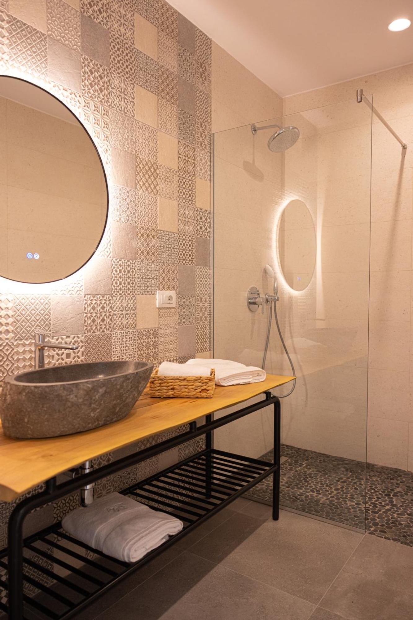 Azar Luxury * Vlora