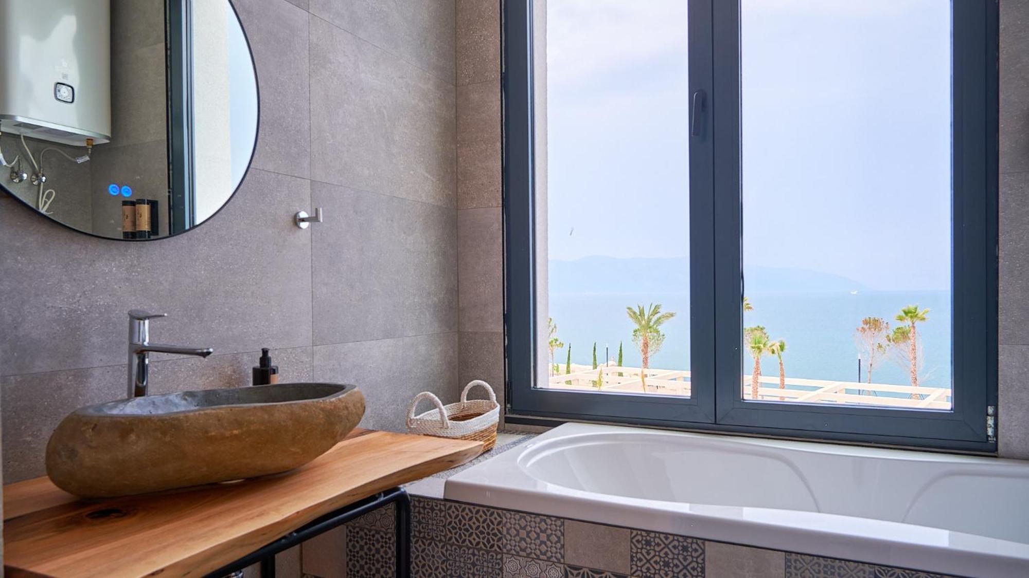 Azar Luxury Vlorë