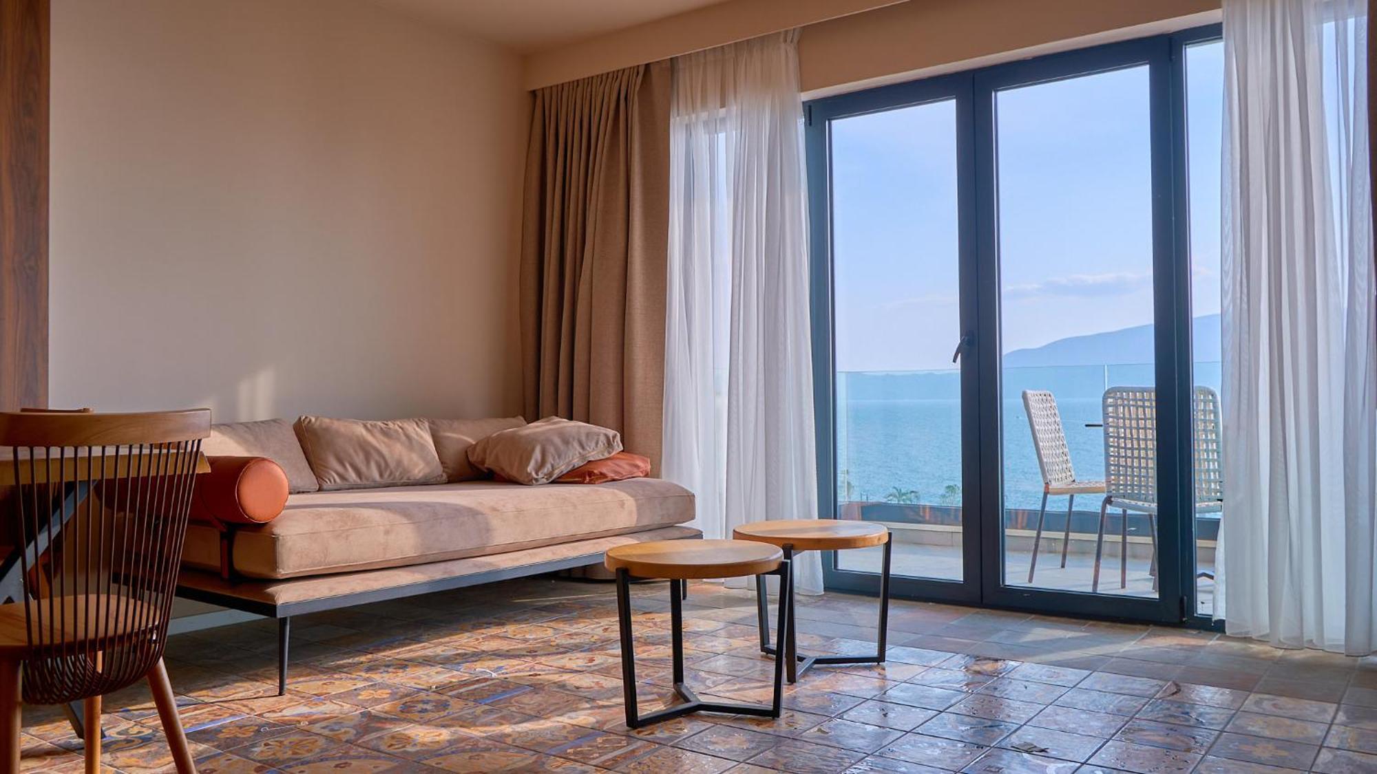 Azar Luxury * Vlora