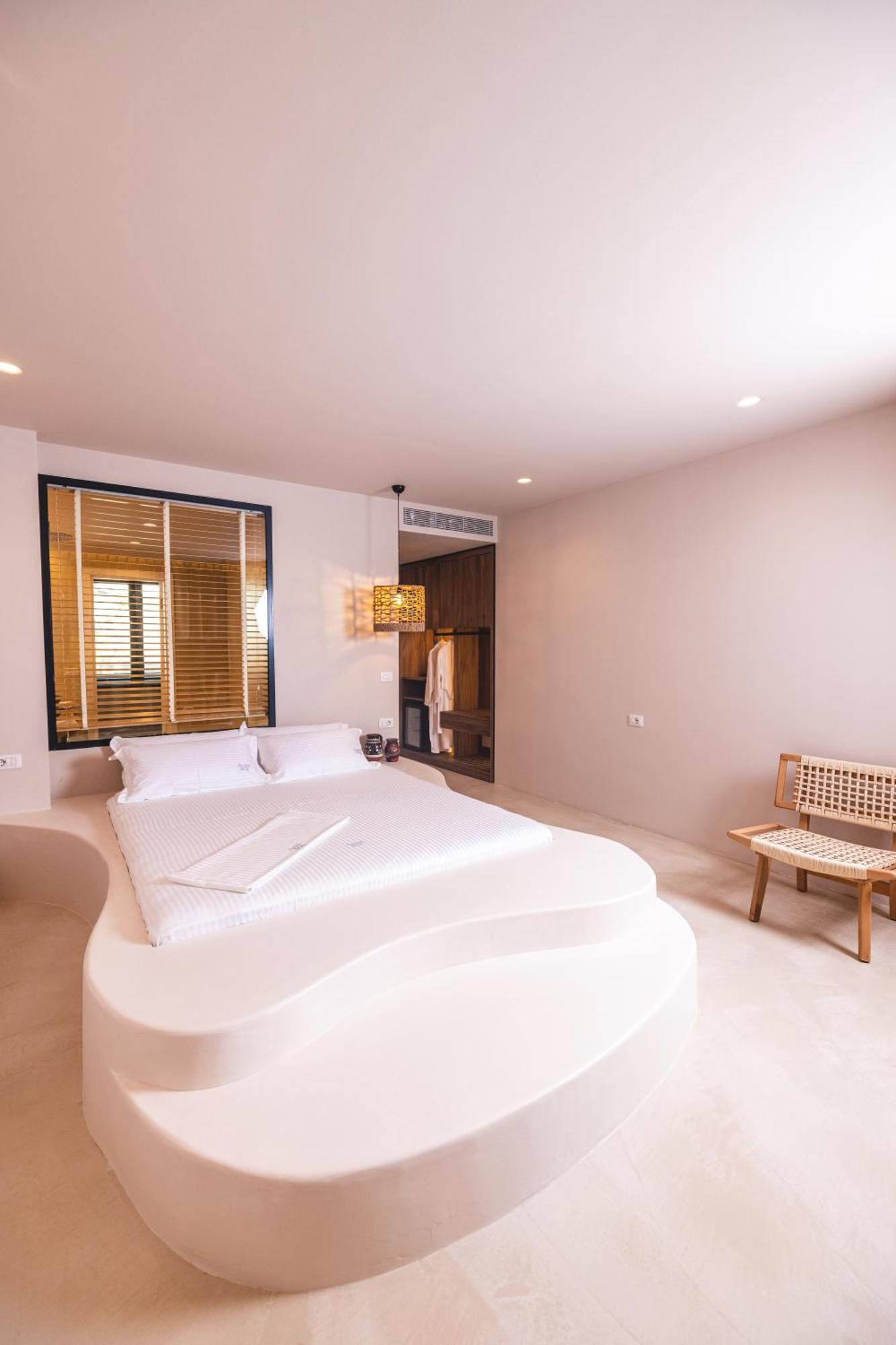 Azar Luxury Apartmanhotel *