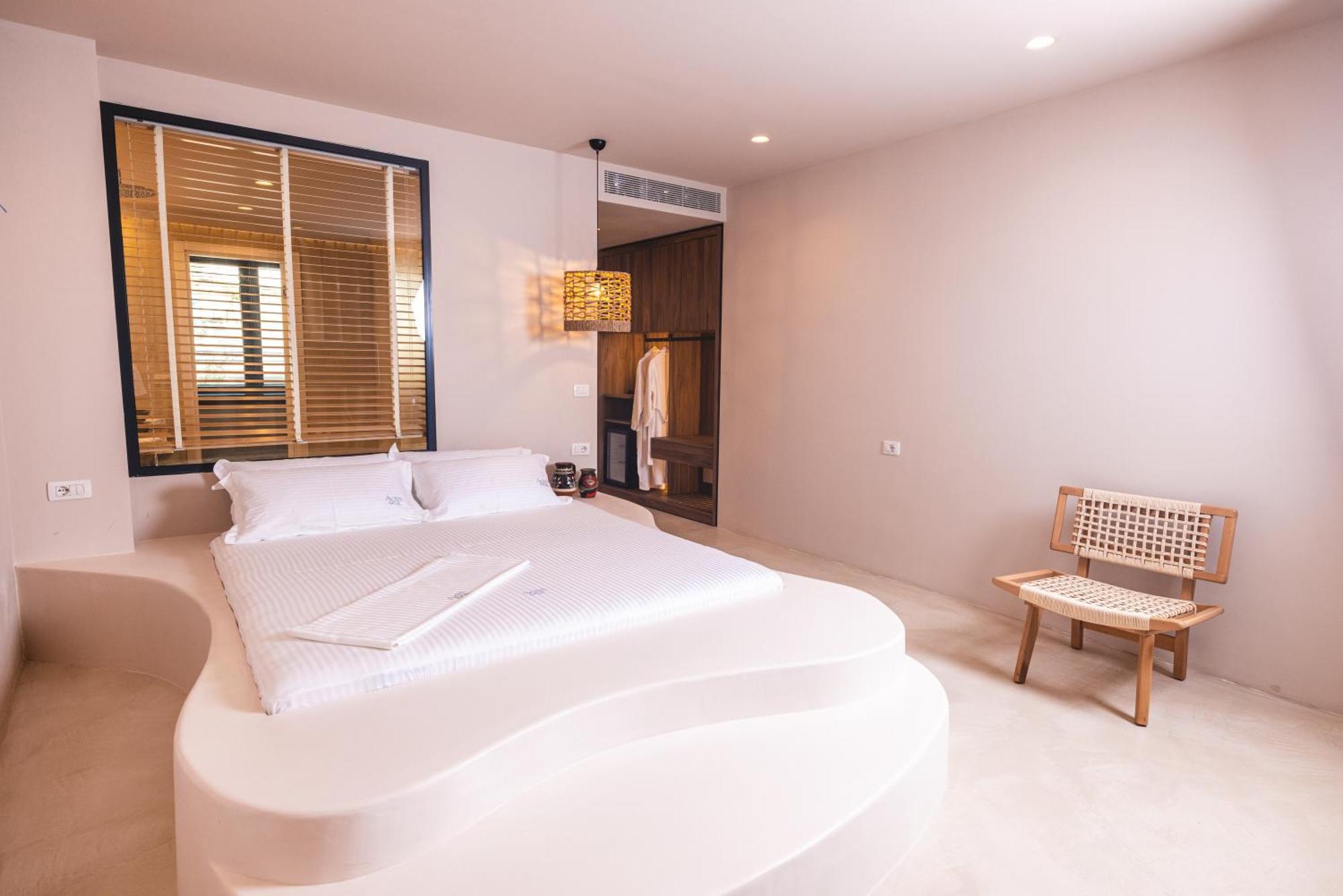 Azar Luxury